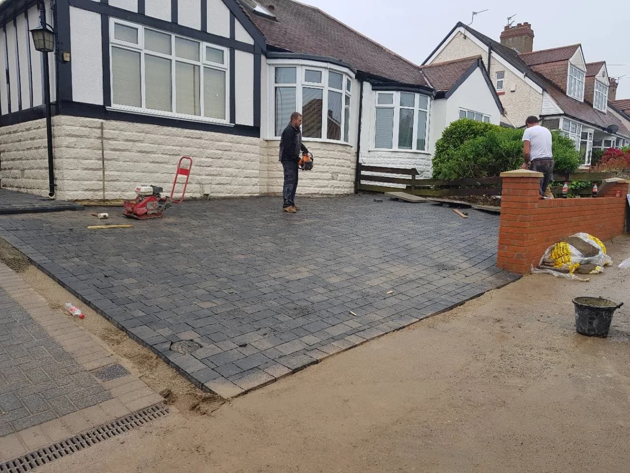 After photo of a Slate Grey block paving driveway in Taunton installed by Quantock Paving