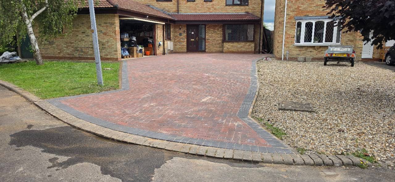 Finished Brett brindle block paving driveway with charcoal border in Bristol