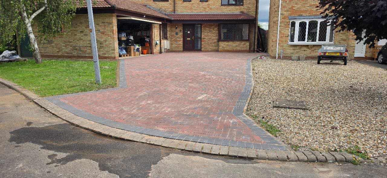 Finished Brett brindle block paving driveway with charcoal border in Bristol