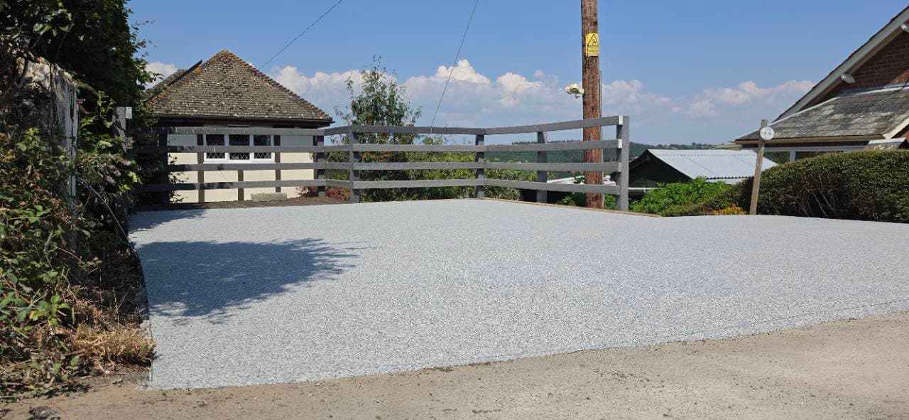 Front view of the completed Vuba Poseidon resin overlay driveway in Exeter