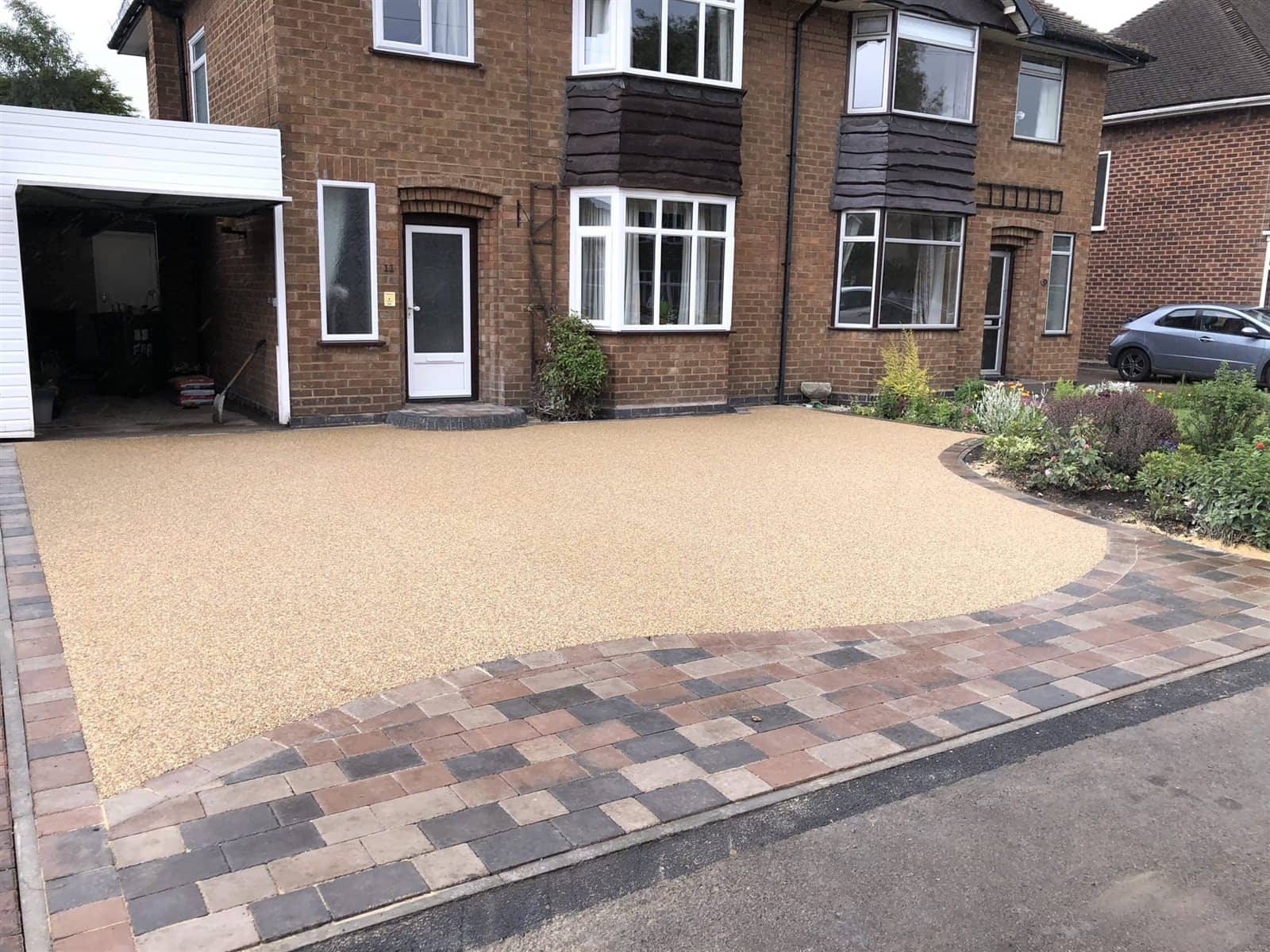 Completed driveway and patio work by Quantock Paving